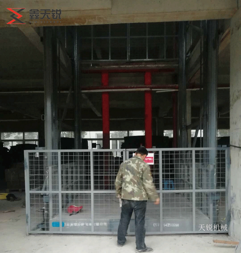鹰潭10吨液压货梯交付使用